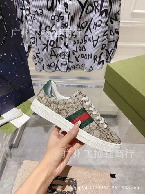 Gucci Ace classic canvas sneakers Beige and Green