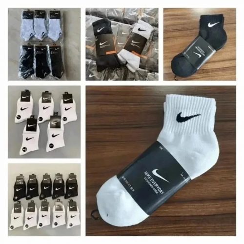 Nike Everyday Cushioned Crew Athletic Socks Black and White