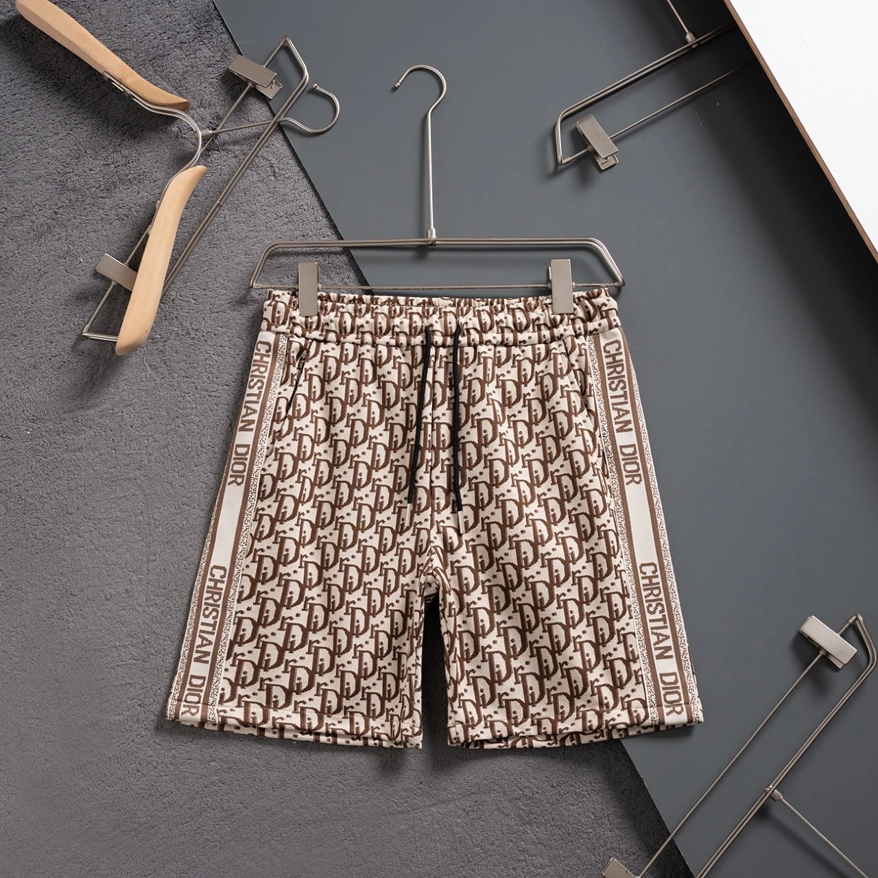 4 4