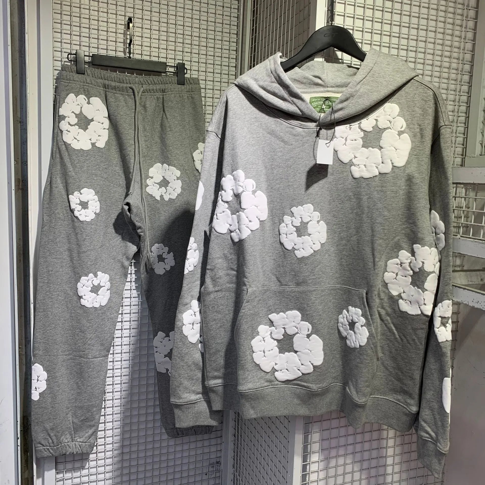 3 3