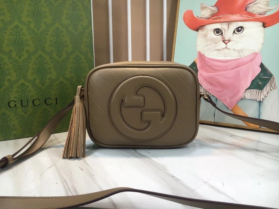 21x 15.5 x 5cm 21x 15.5 x 5cm