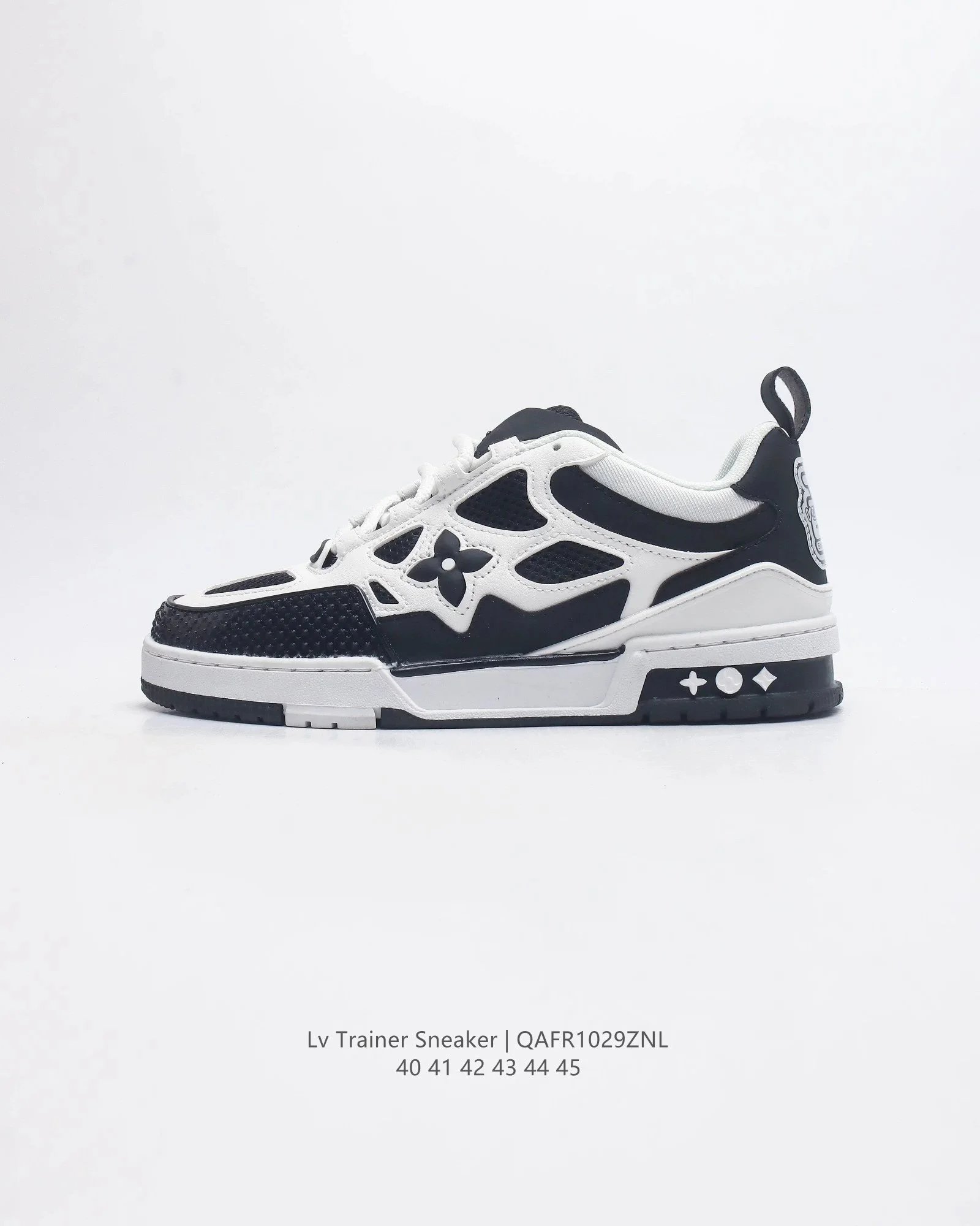 32 32