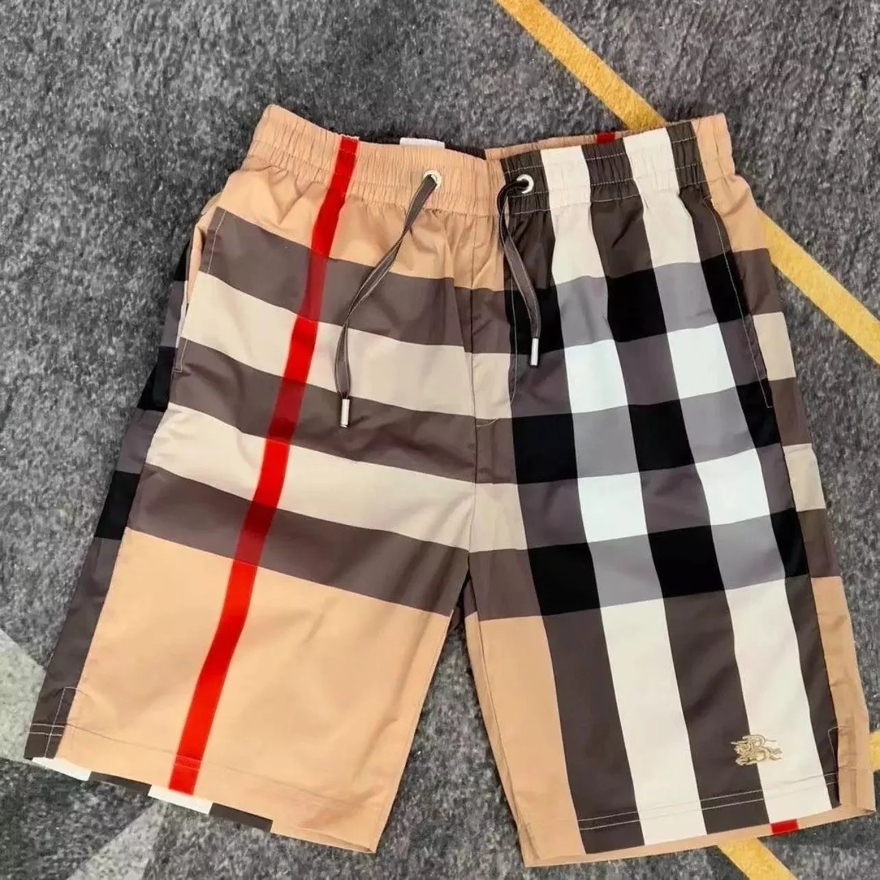 32 32