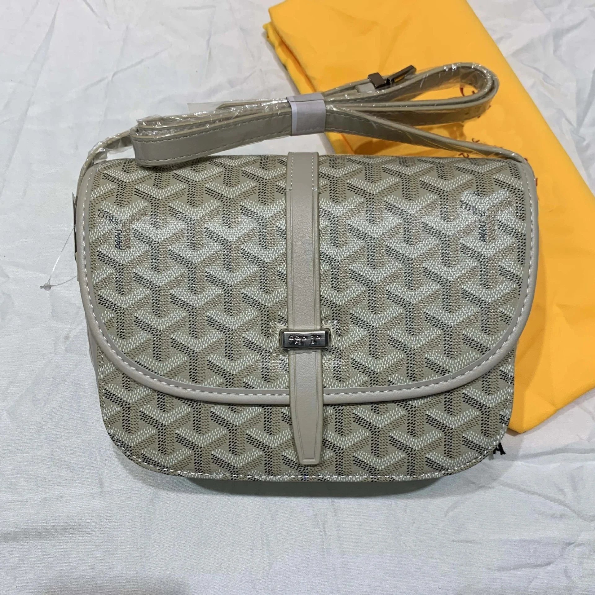 017(21cm*15cm*9cm) 017(21cm*15cm*9cm)