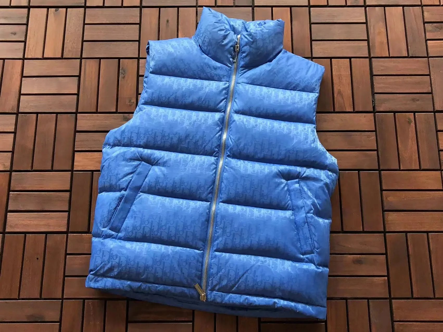 4 4