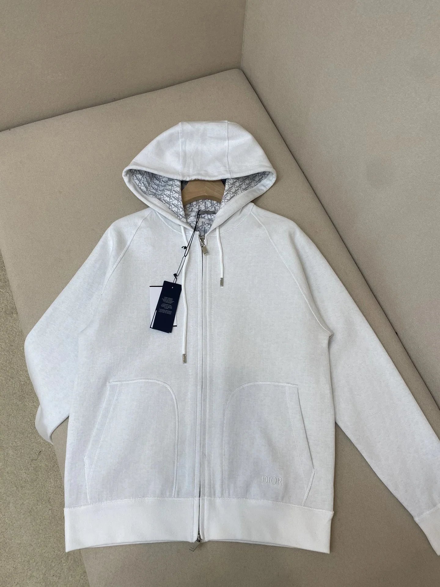 白色 白色