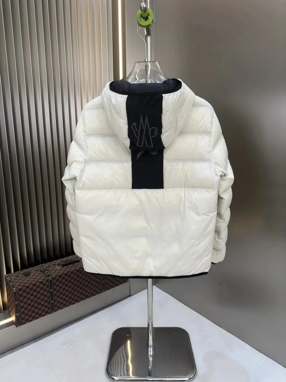 28 28