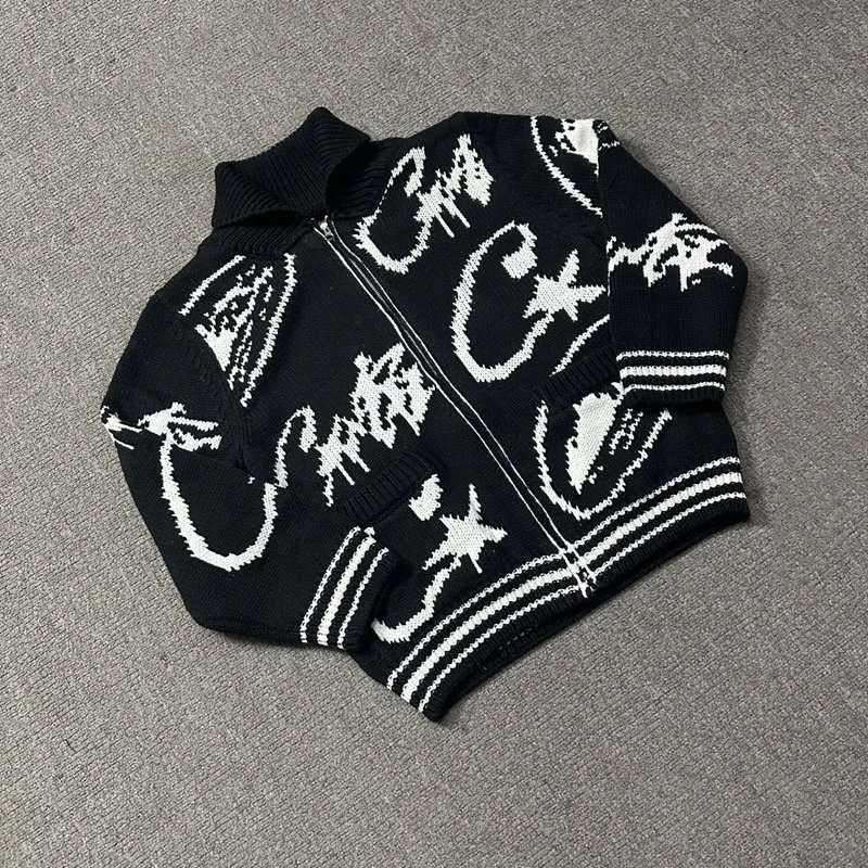 黑色毛衣