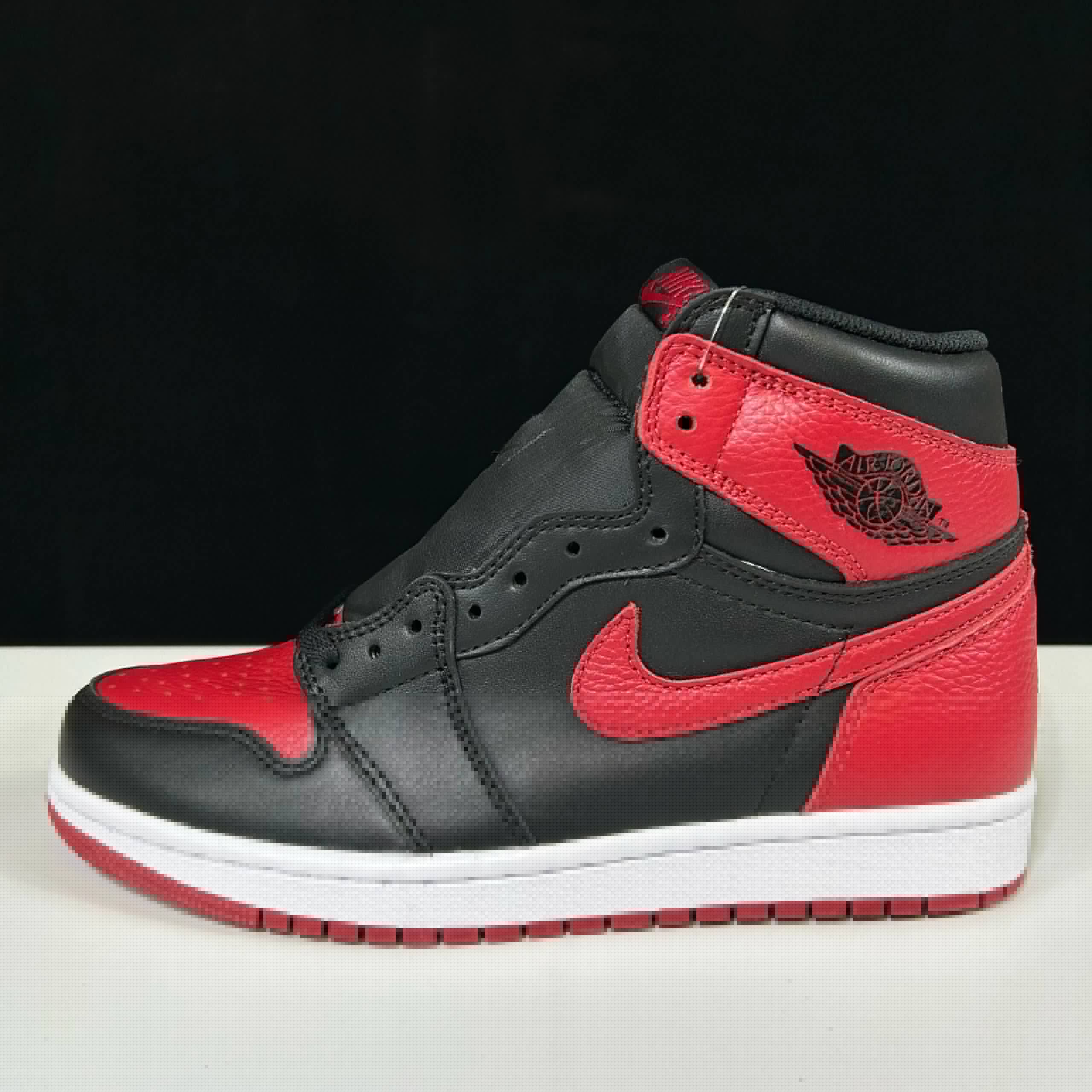 Aj1 禁穿黑红 555088-001