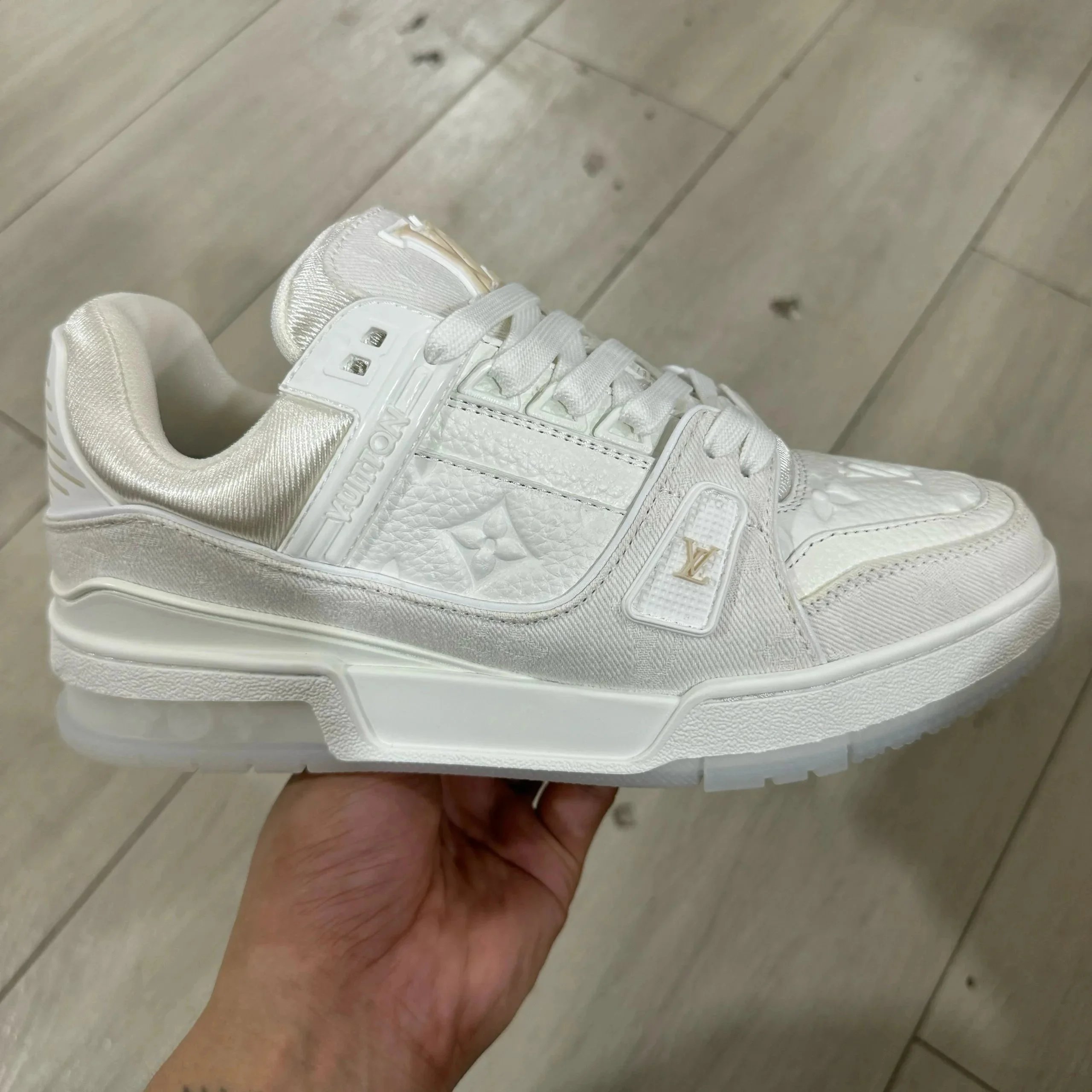 牛仔米白
