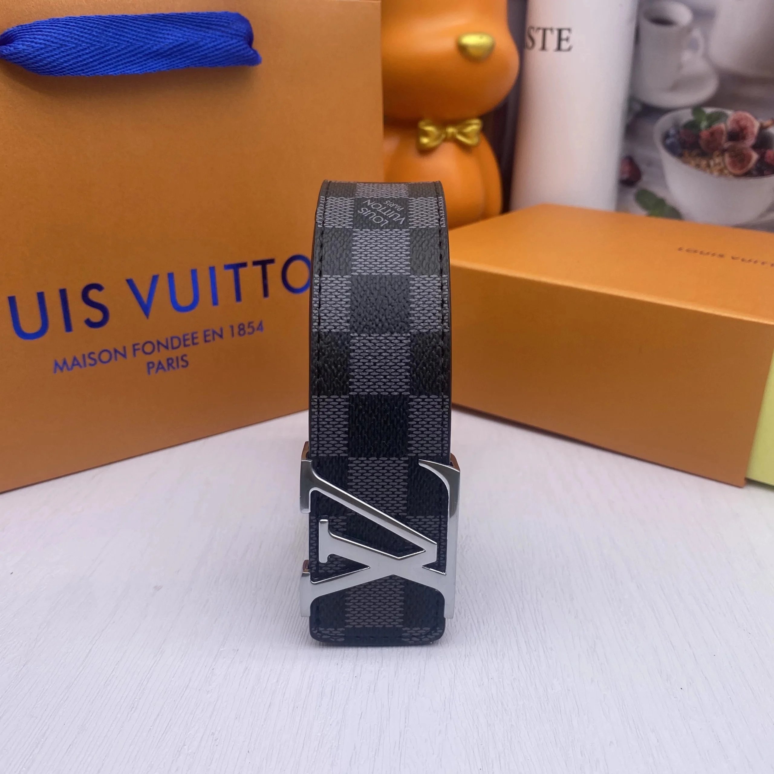 LV 27