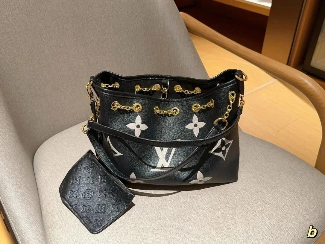 050301005-Black (Size: 28 × 20 × 11 cm)