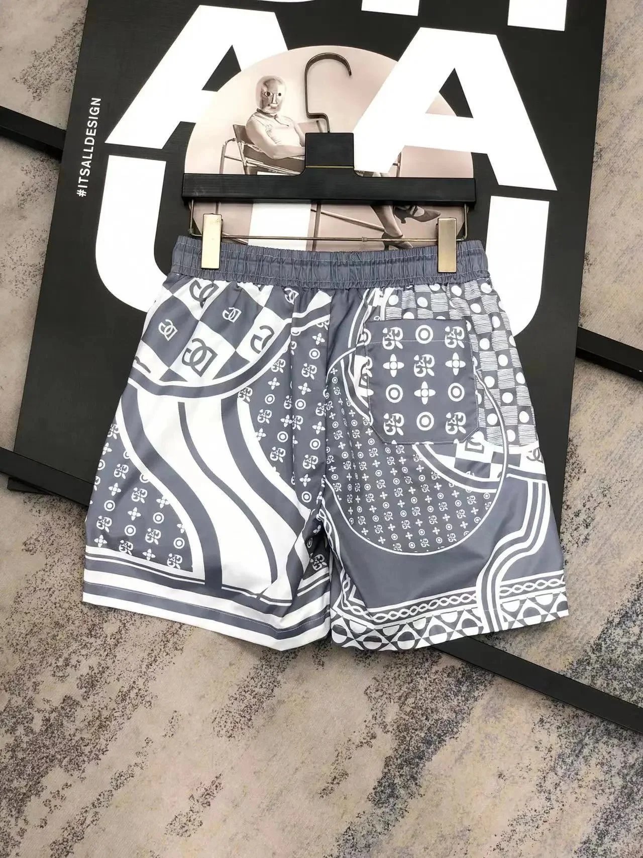 灰色 灰色