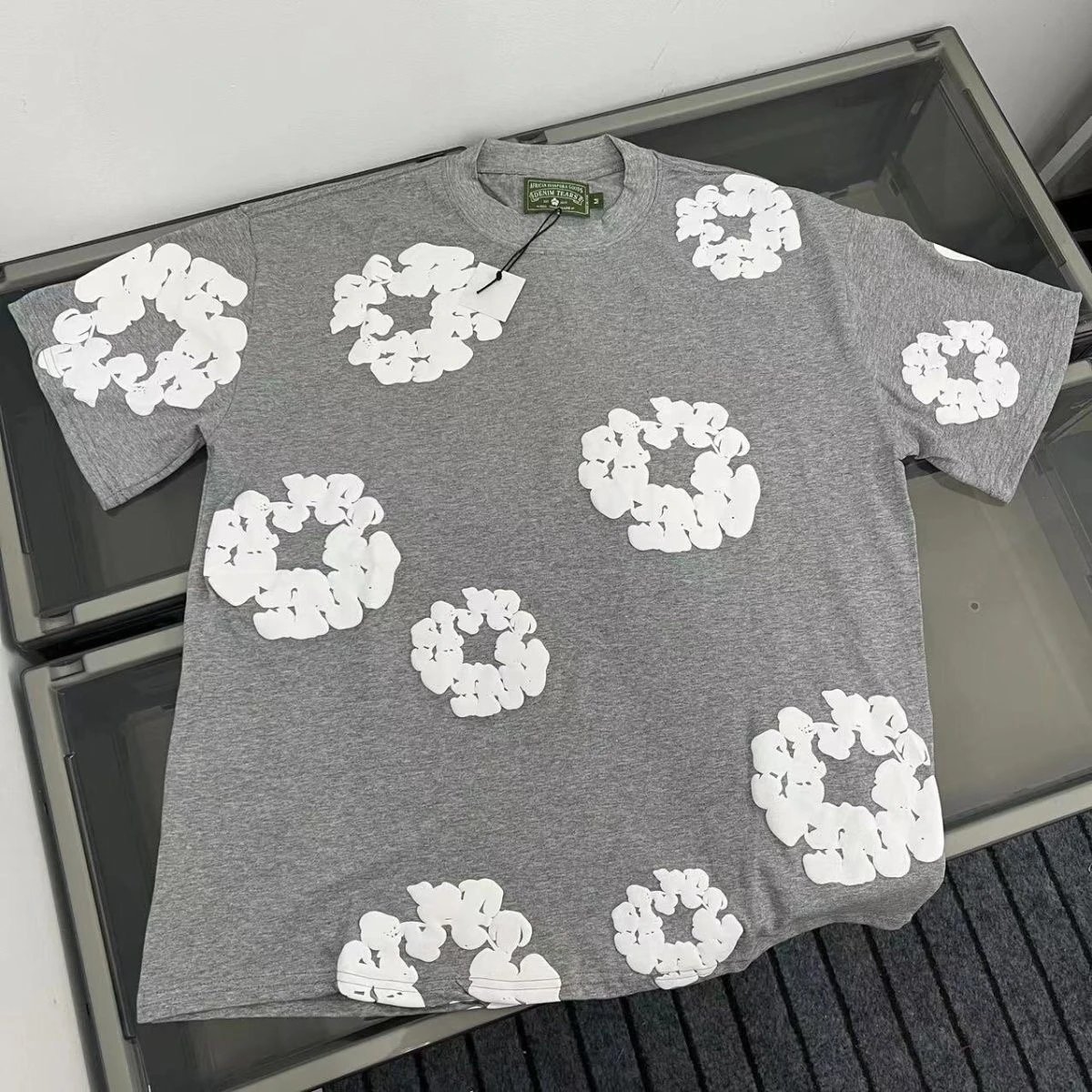 灰色 灰色