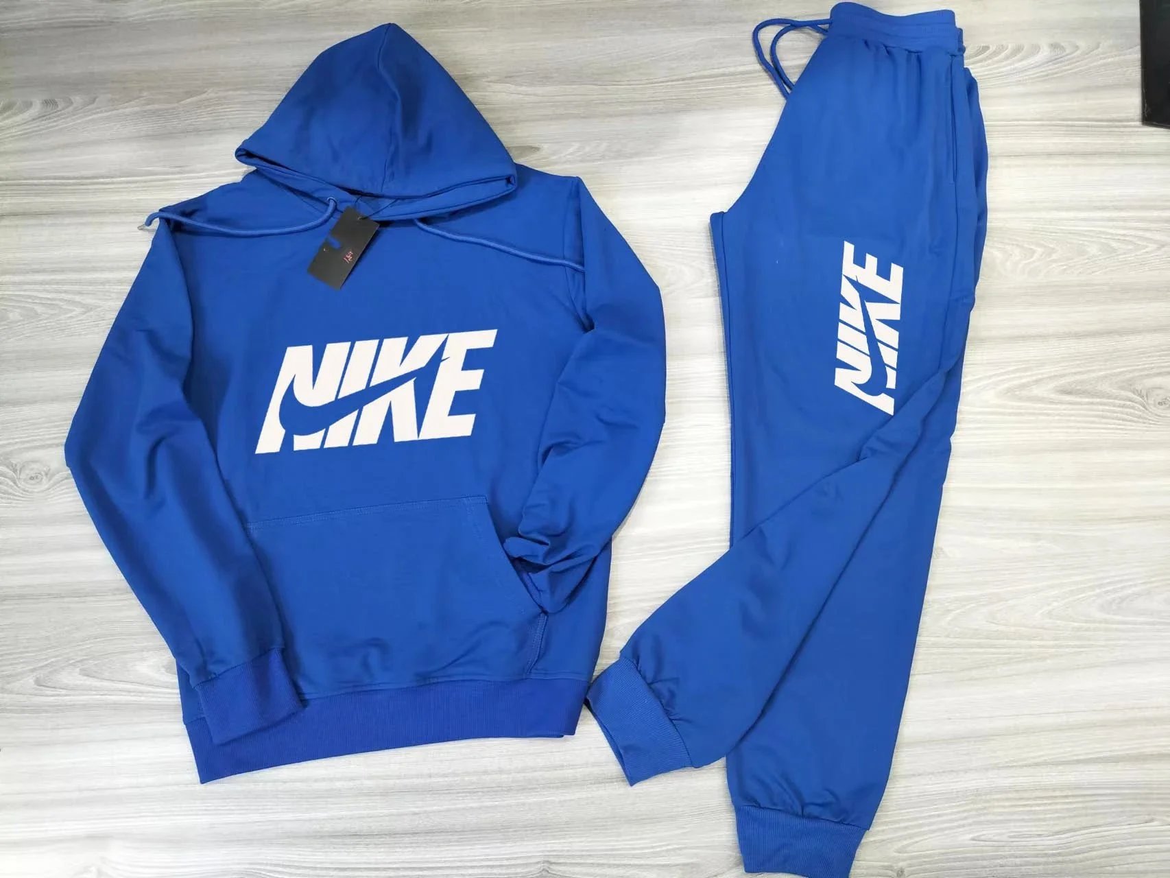 033 033