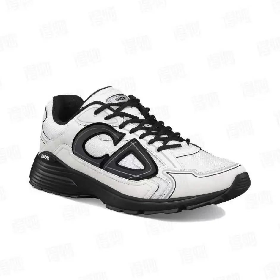 32 32