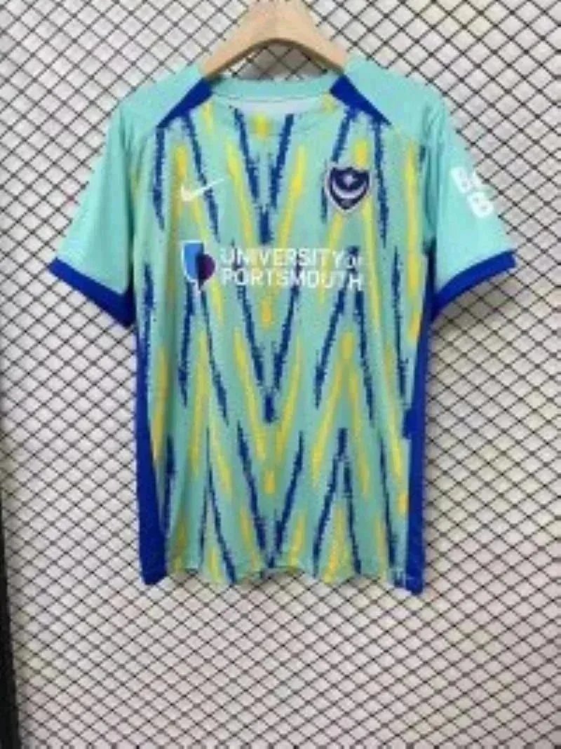 32 32