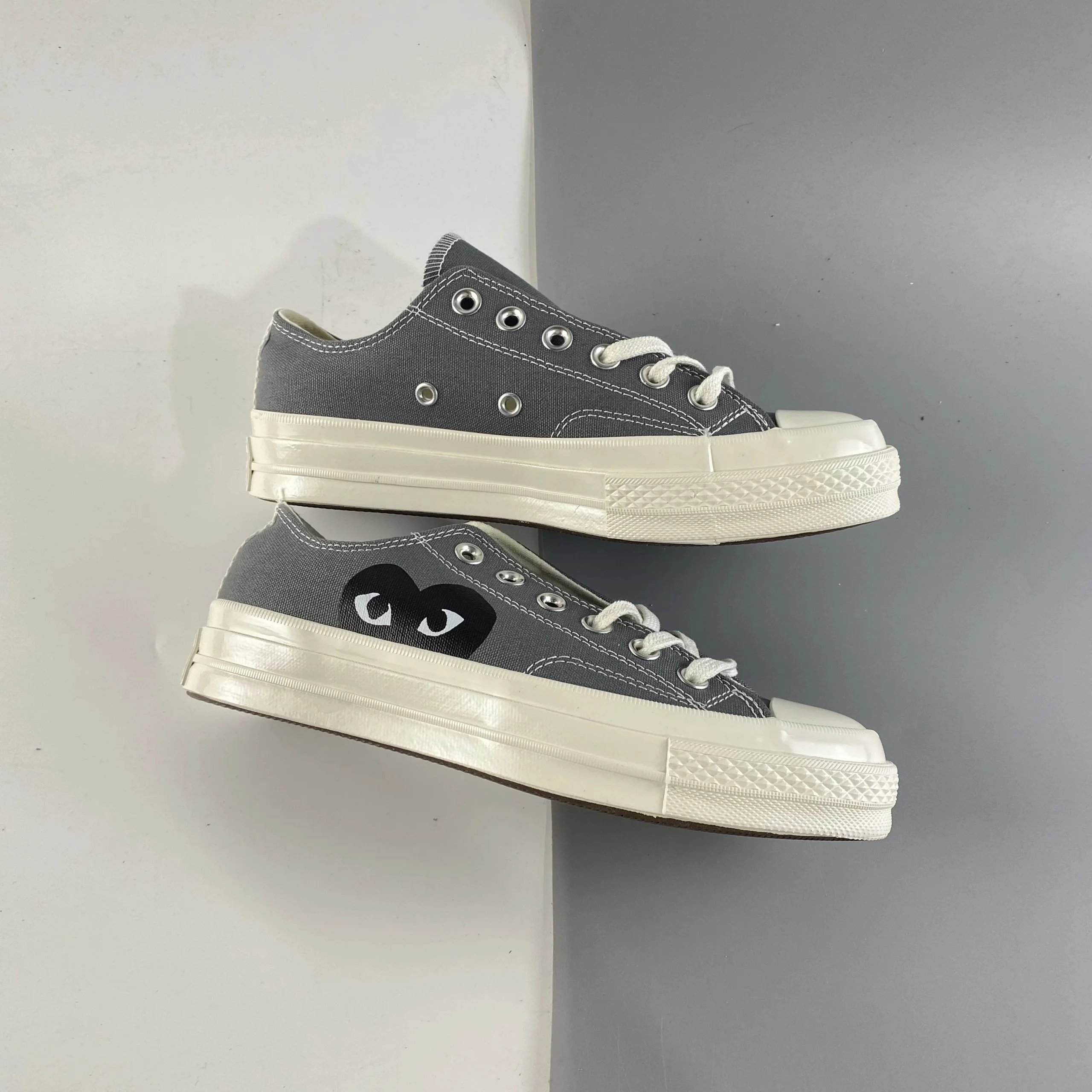 6 6