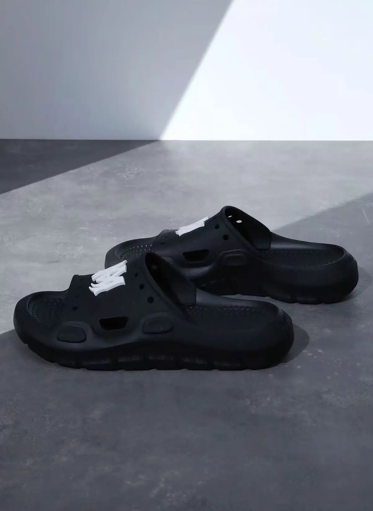 02 02