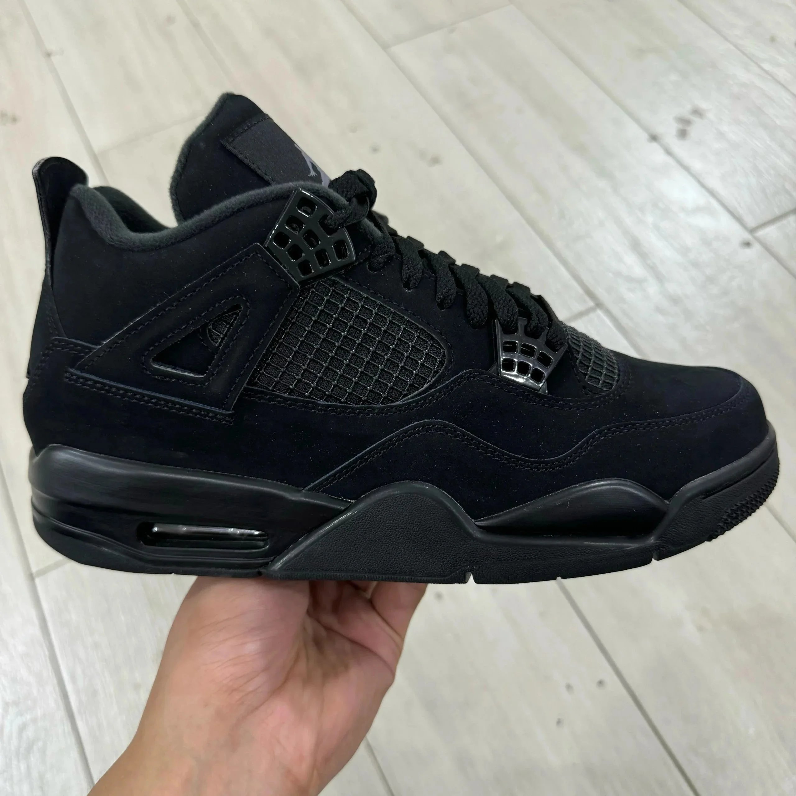 18 黑猫 18 黑猫