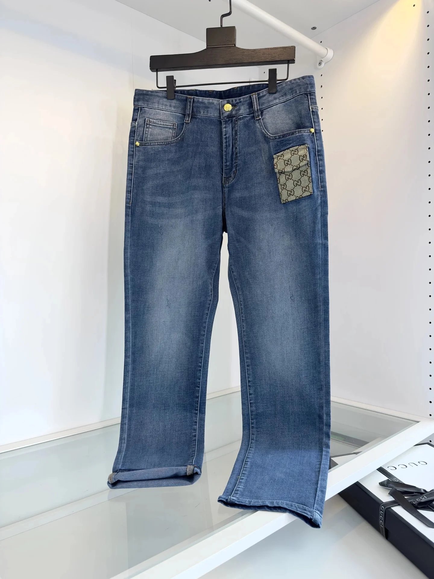 3 3