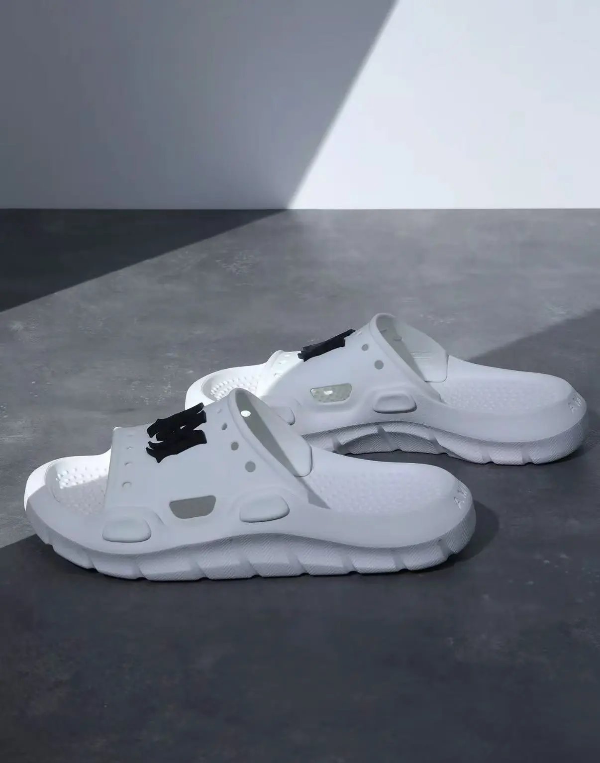 01 01