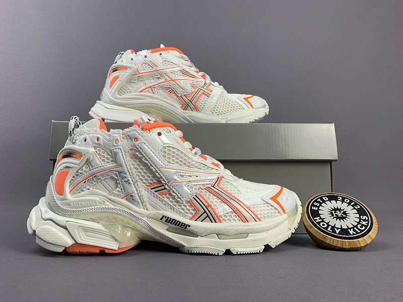 32 32