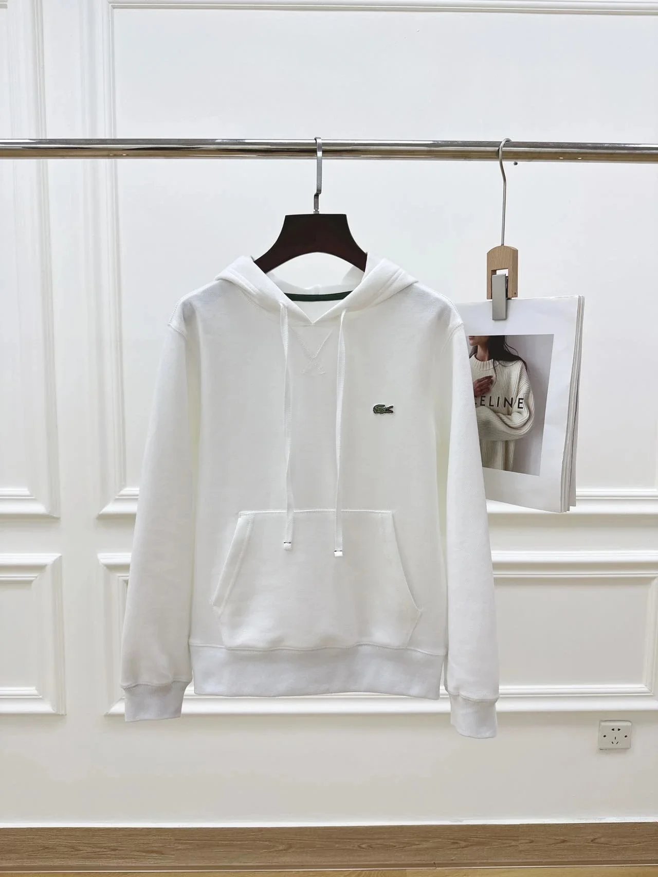 8 8