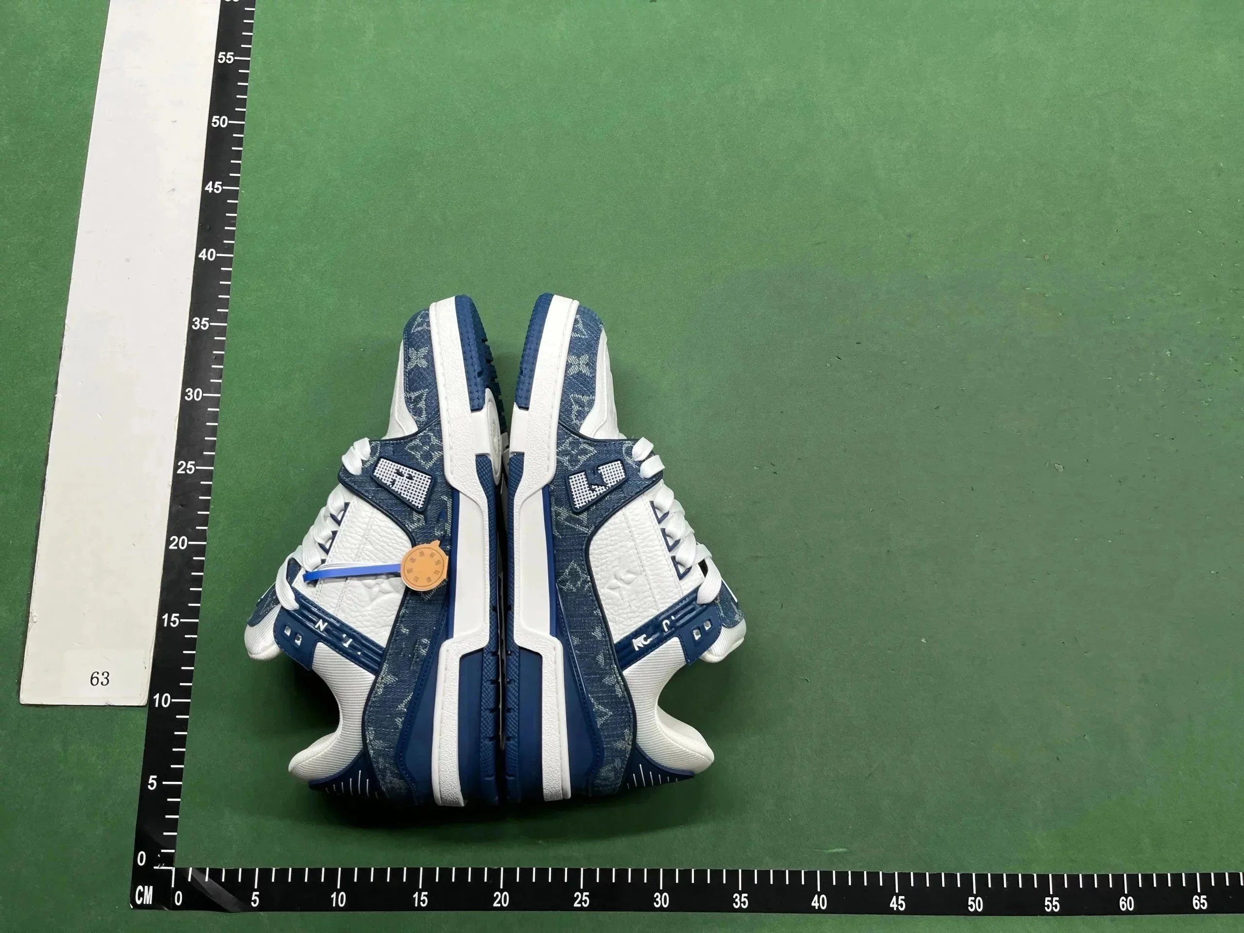 蓝白色1 蓝白色1