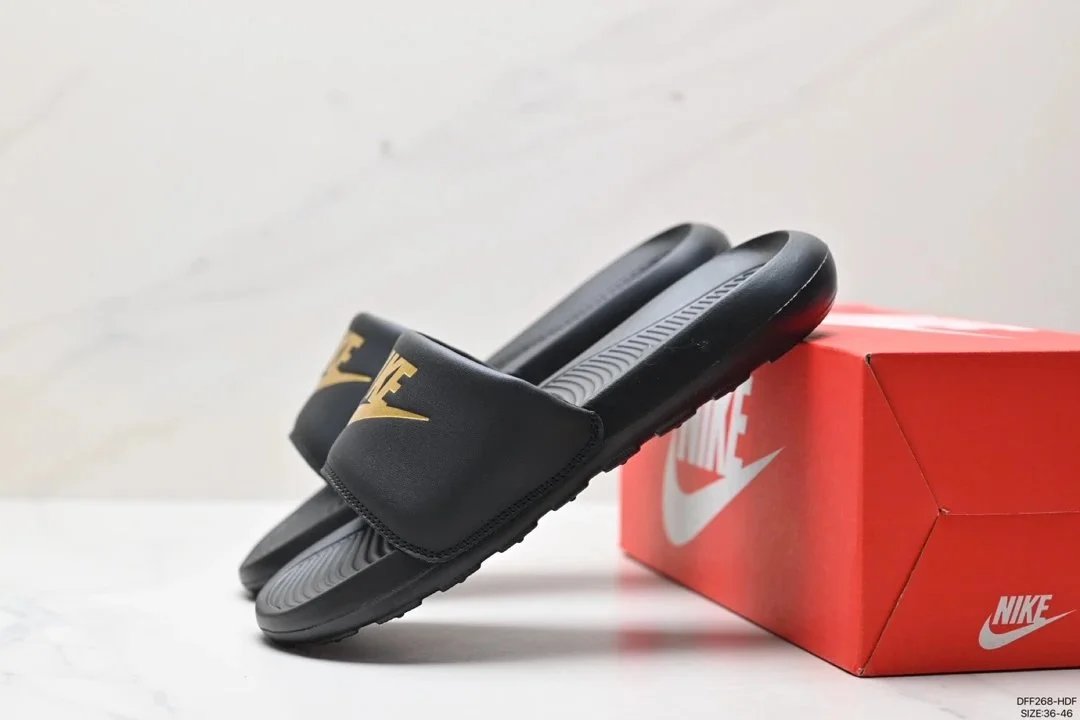 3 3