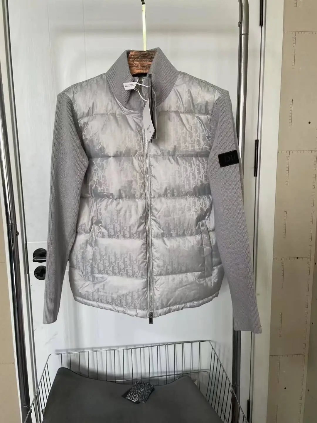 02-银灰色 02-银灰色