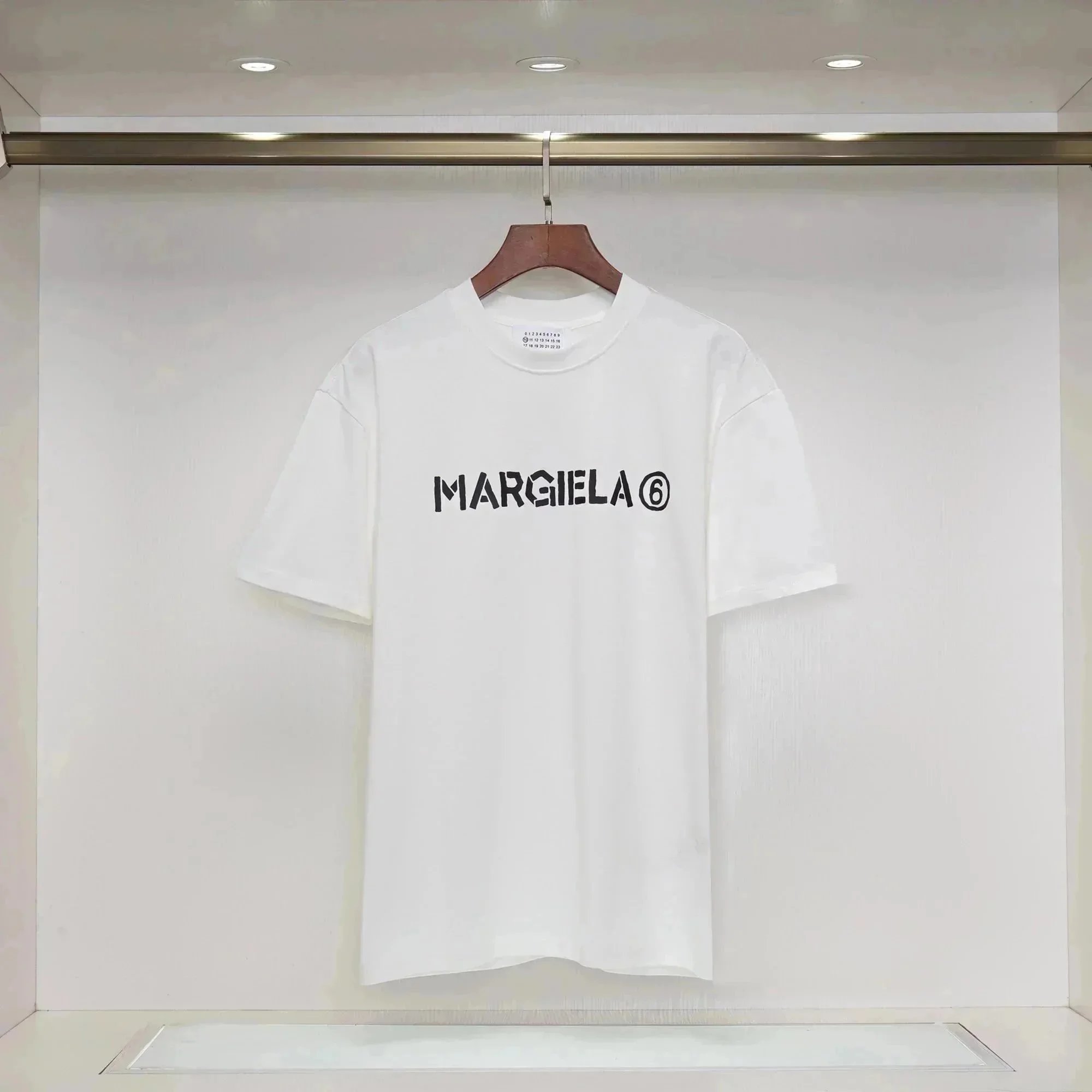 白色大体字母005 白色大体字母005