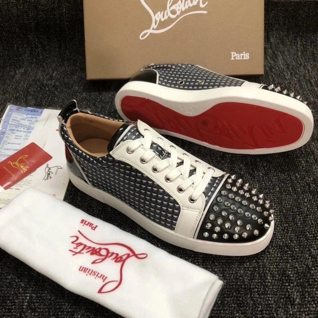32 32