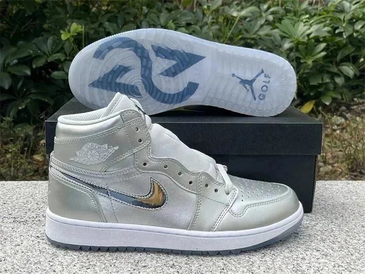 32 32