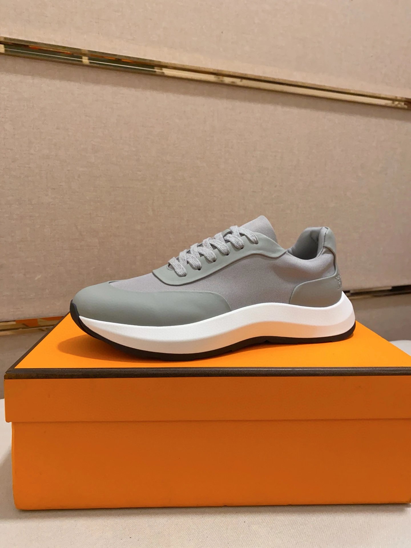 9 9