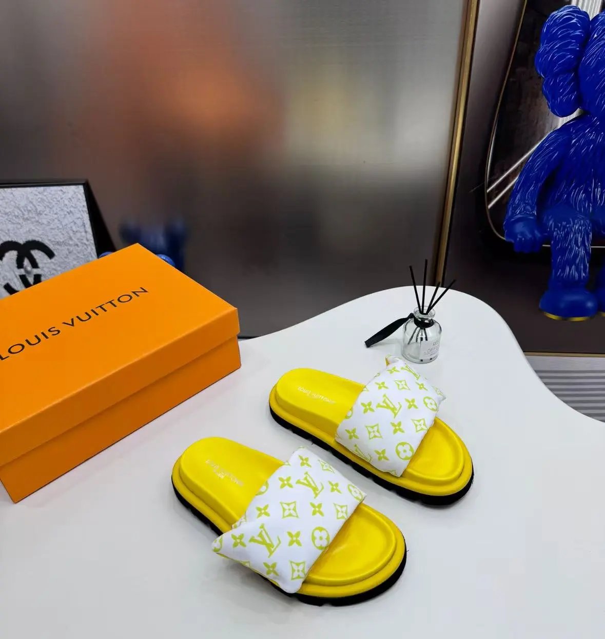 4 4