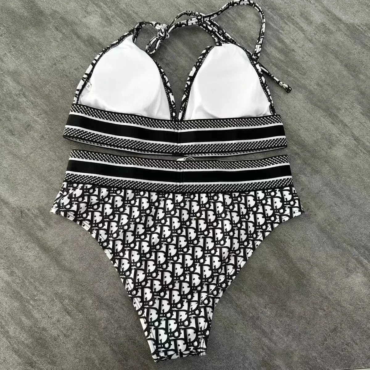 39 39