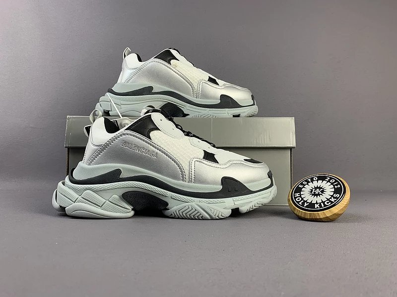 3 3