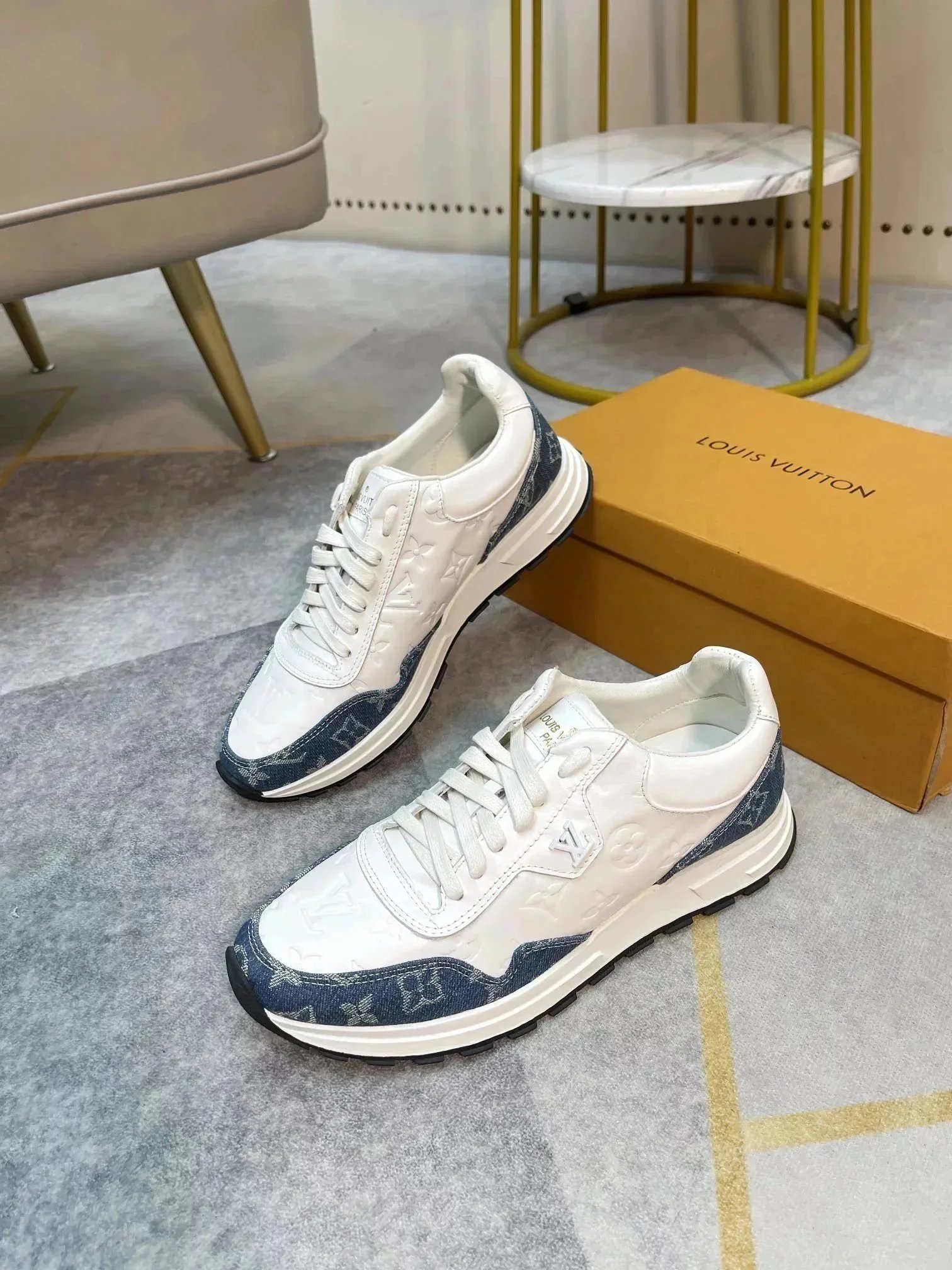 4白色005 4白色005