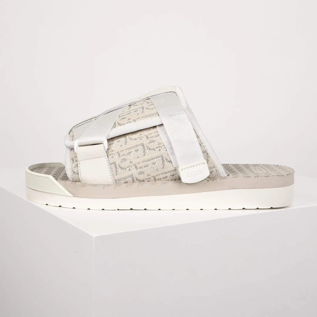 6 6